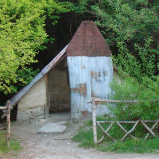 Arrowtown Chinese Village - miner's hut 