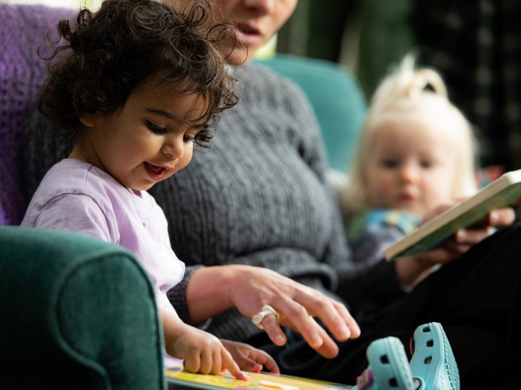Arrowtown Preschool - Cotter Ave reading Vaughan_Brookfield_-4674
